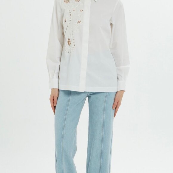 Right Body Hole Embroidered White Shirt - Picture 5 of 5